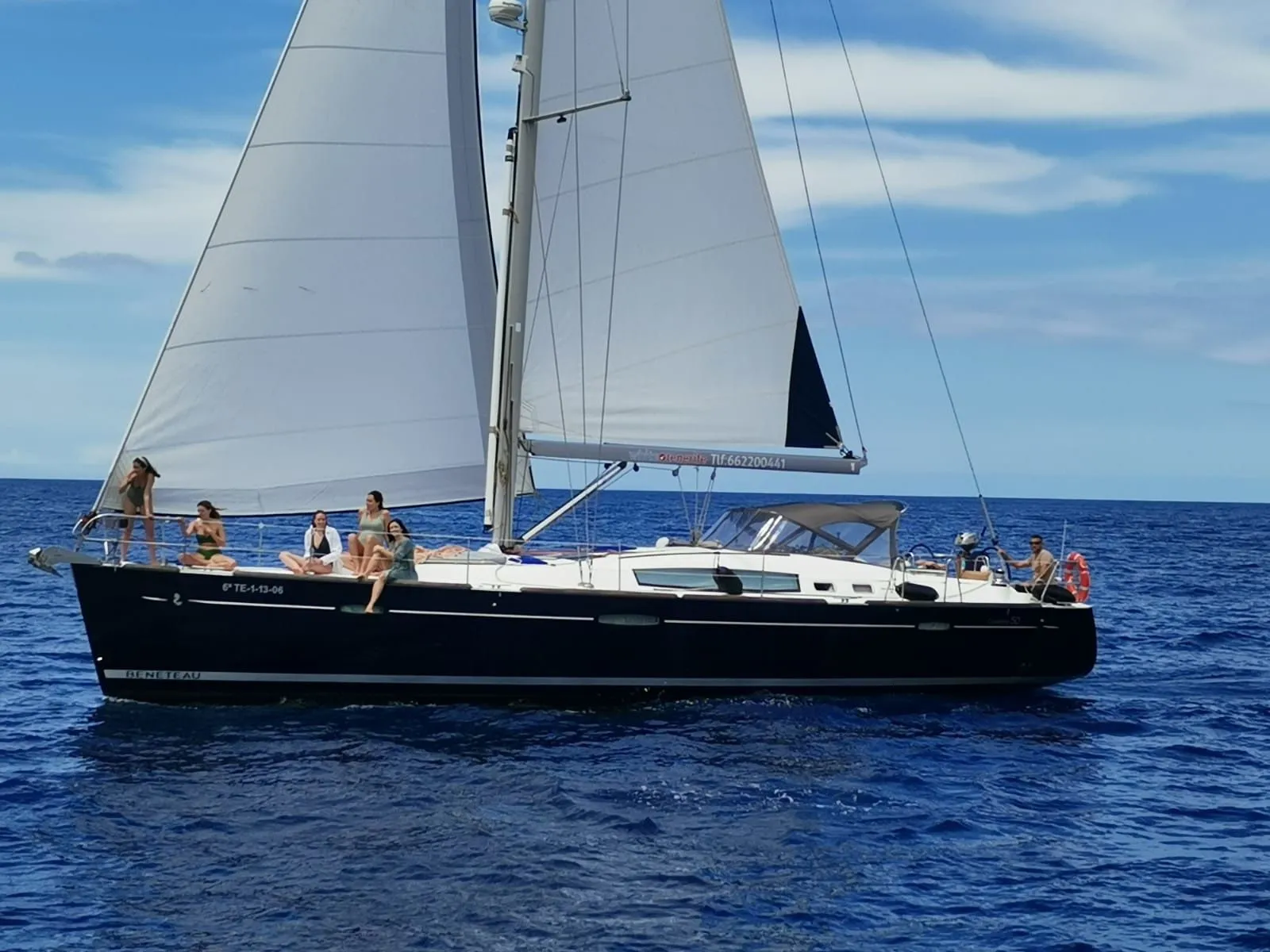 Rent a 16m Beneteau Oceanis 50 in Playa de las Americas