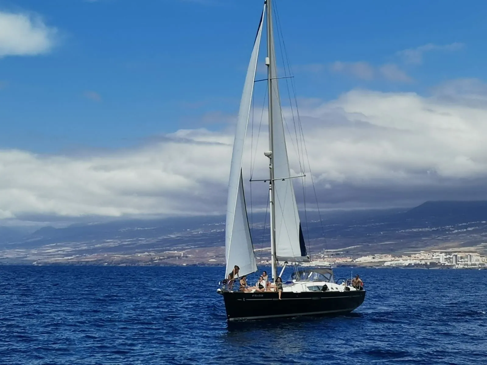 Rent a 16m Beneteau Oceanis 50 in Playa de las Americas