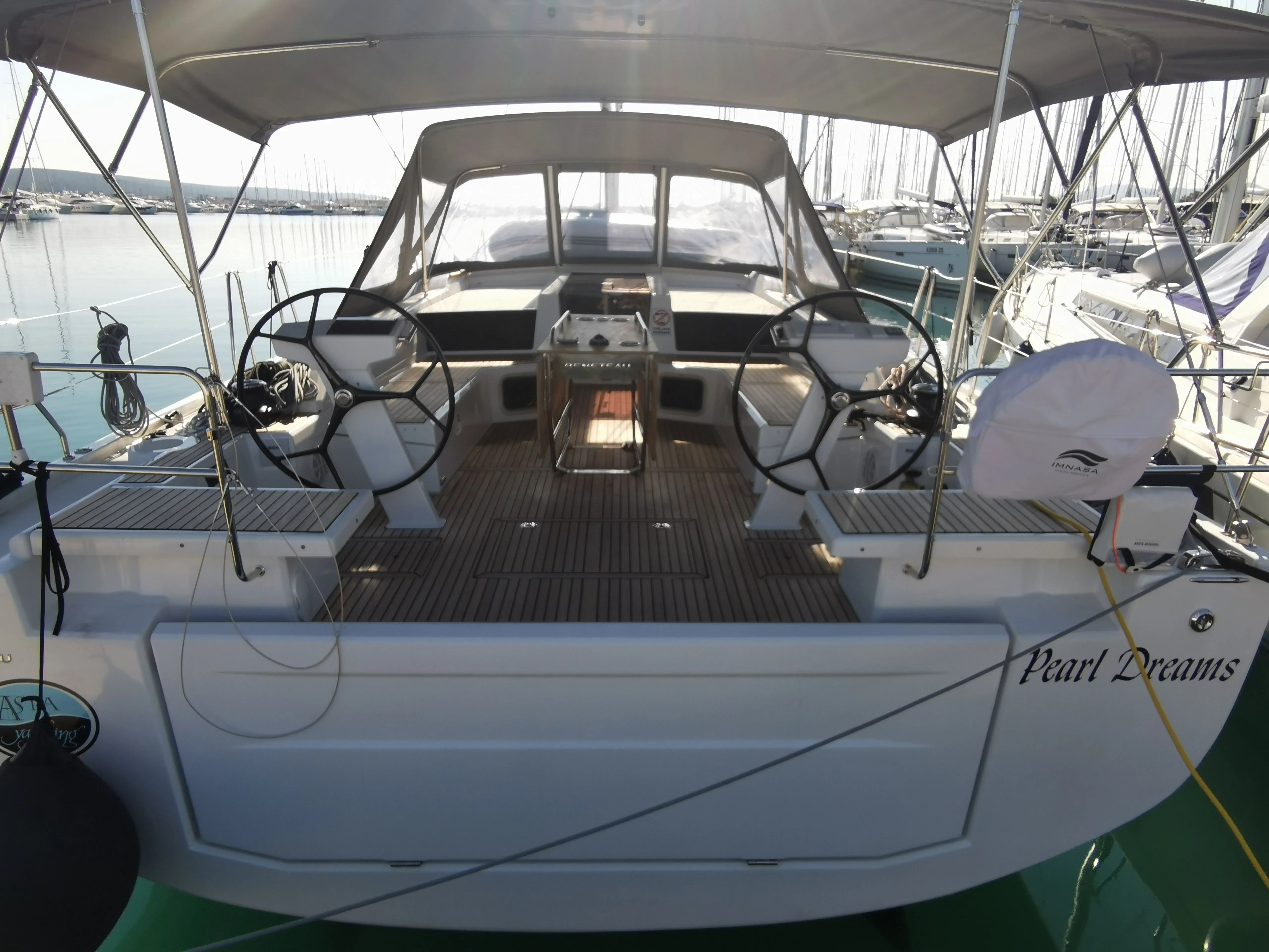 Pearl Dreams Charter Boat - 4