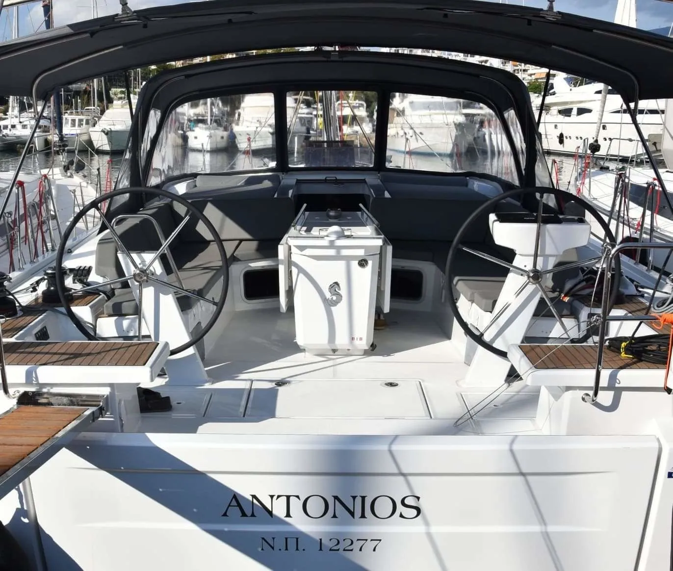 Antonios Charterboot - 3