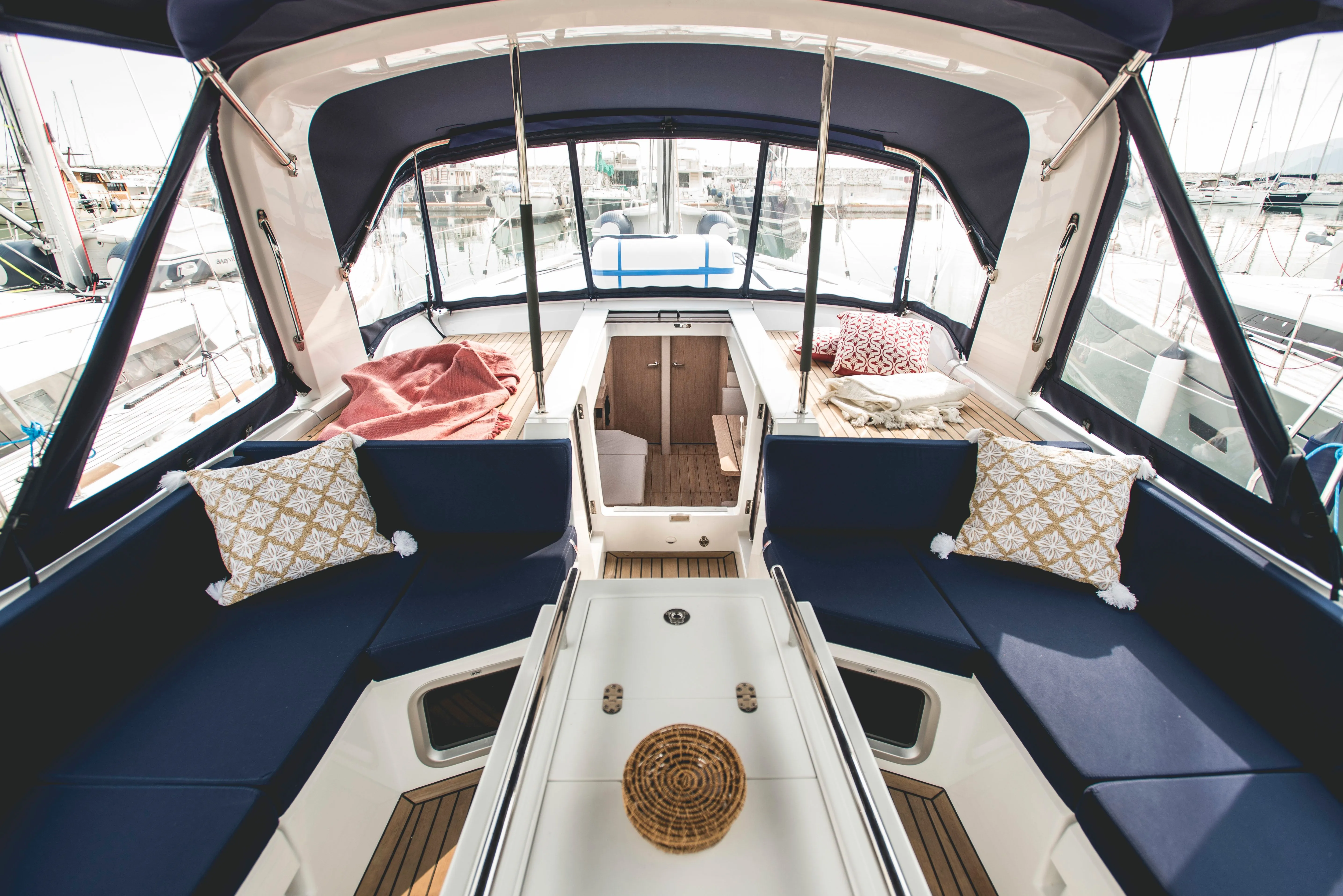 Rent a 15.94m Boat in Salerno