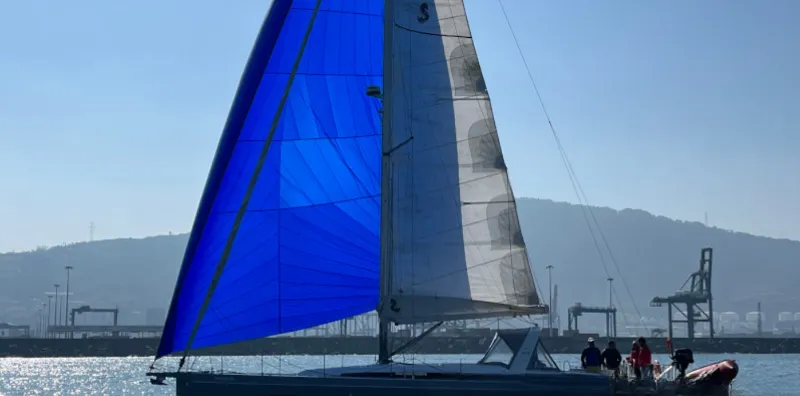 Charter a 14.98m Boat in Bilbao