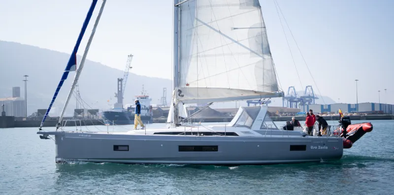 Charter a 14.98m Boat in Bilbao