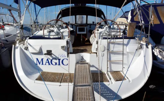 Explore Sifnos on a 16.2m Beneteau Oceanis 523 Sailing Yacht Rental