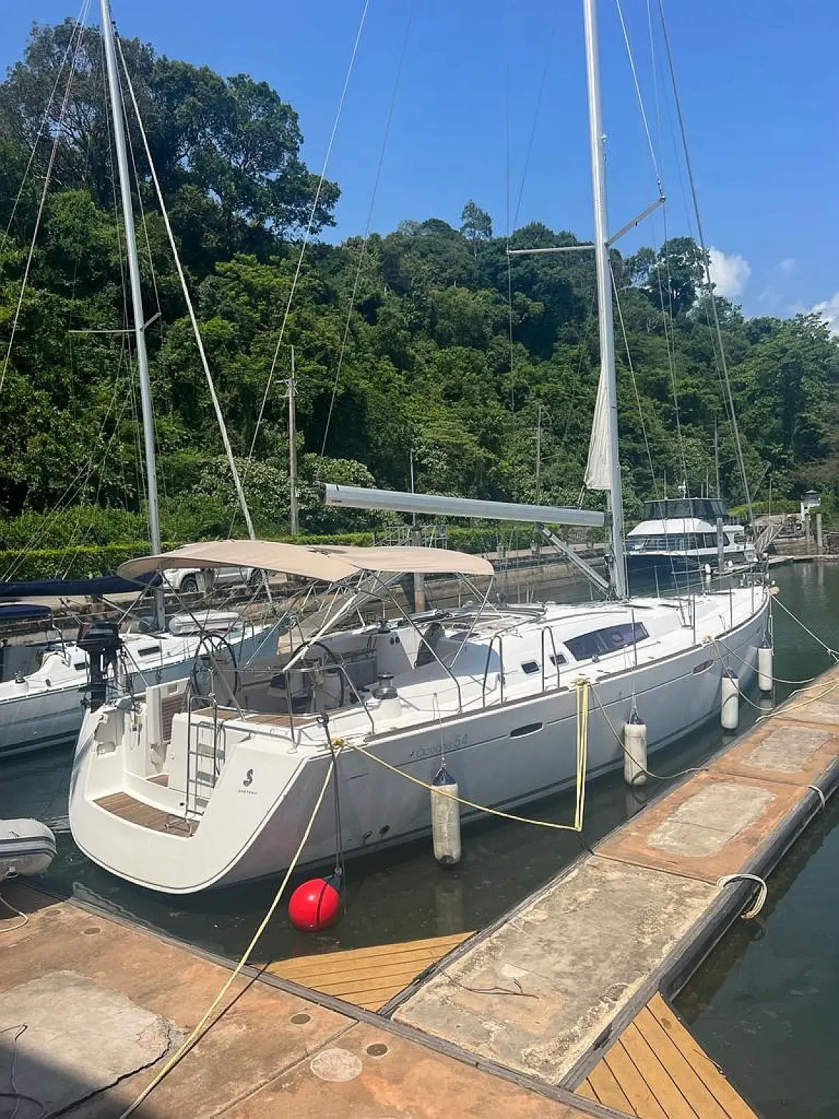 16.7m Ko Chang Beneteau Oceanis 54 Sailing Yacht Hire