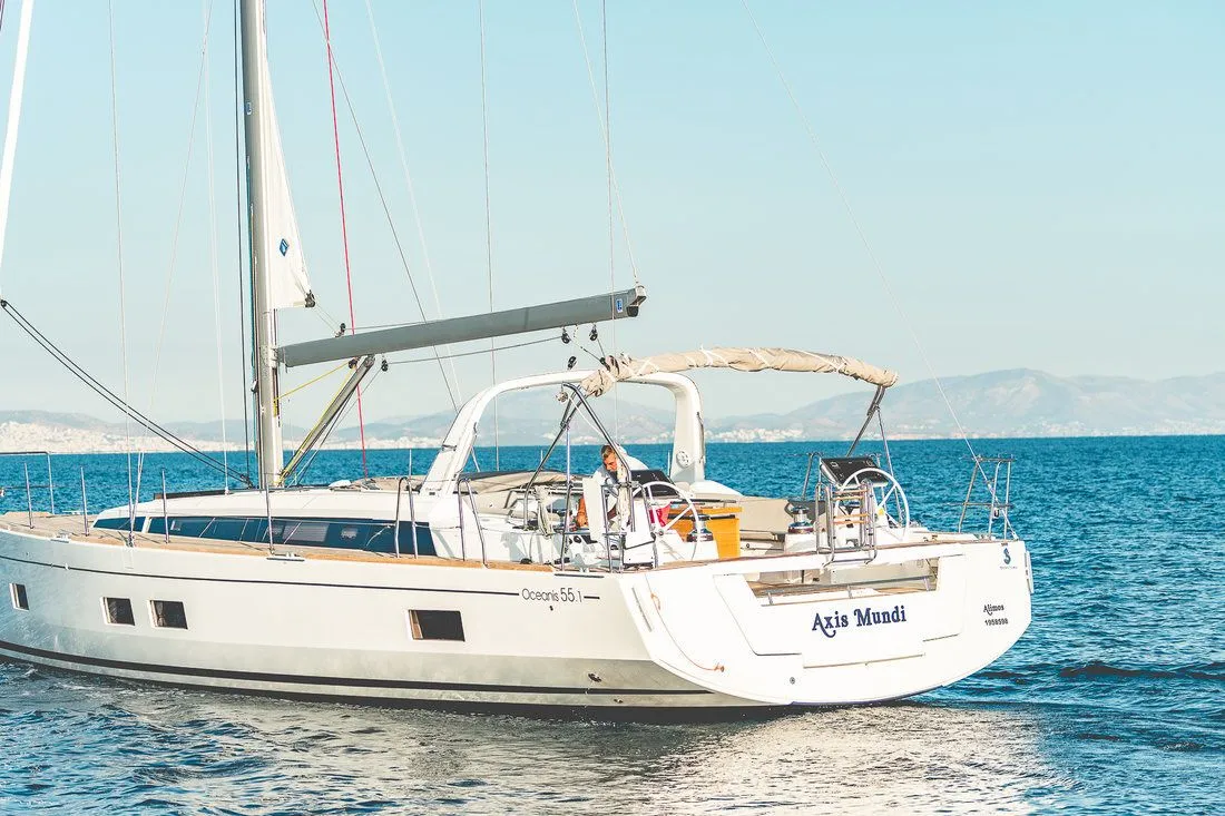Axis Mundi Charter Boat - 4
