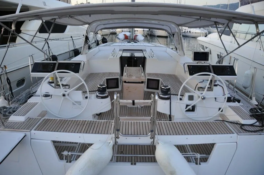 Чартер Sirius - 3