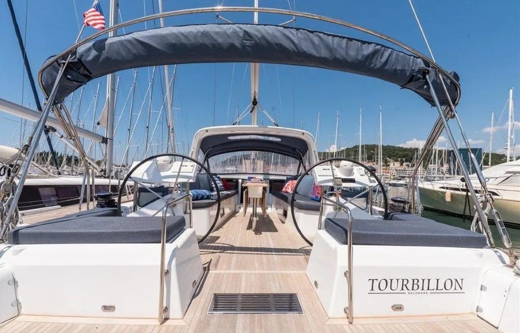 Tourbillon Charterboot - 4