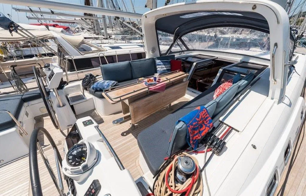 Tourbillon Charterboot - 5