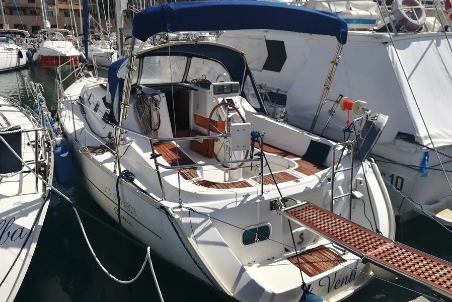 Boat - Explore Punta Ala on a 9.9m Beneteau Oceanis Clipper 323 Sailing Yacht Rental