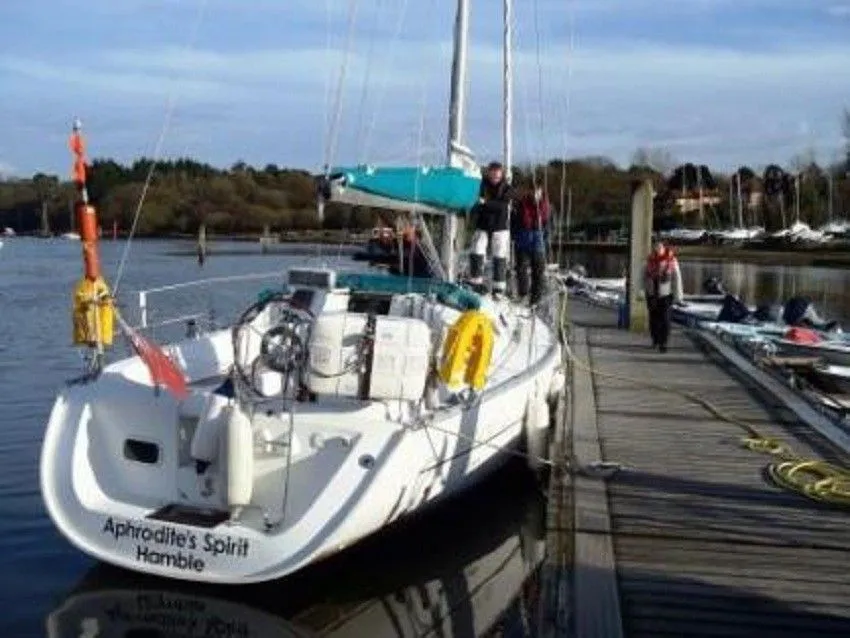 Charter a 10m Sailing Yacht Beneteau Oceanis Clipper 323 in Southampton