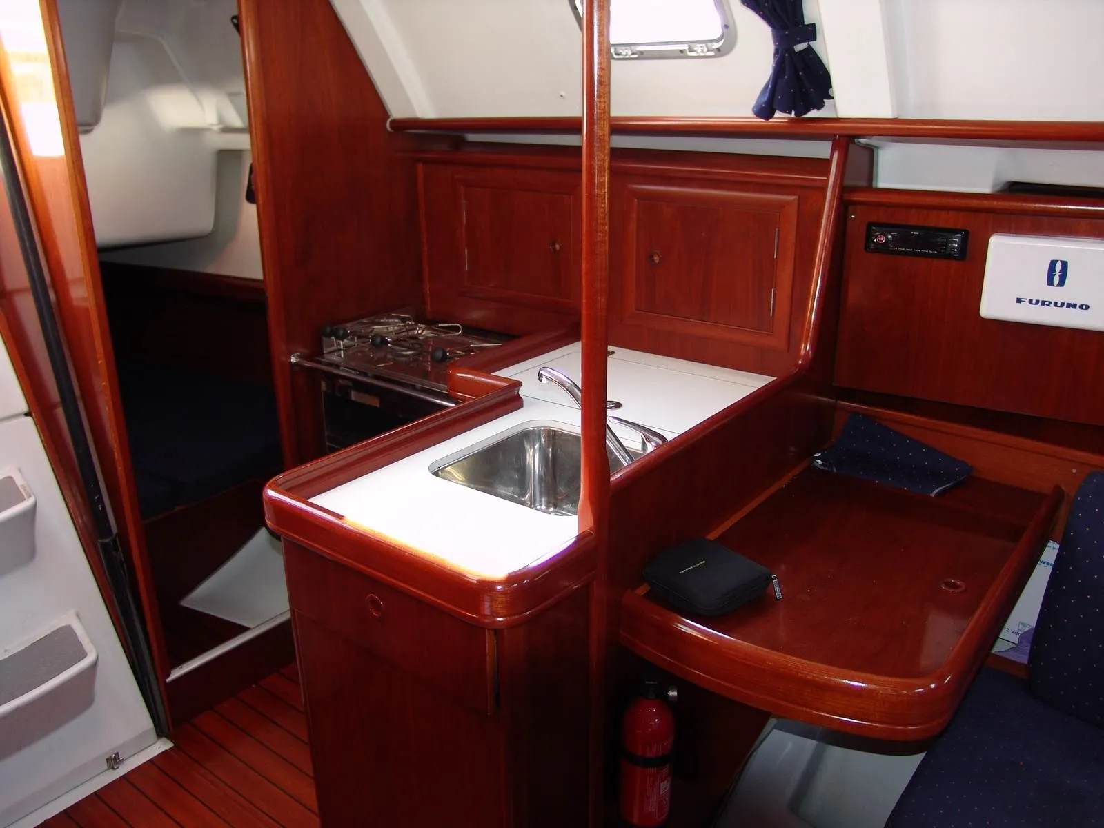 Anton Charterboot - 5