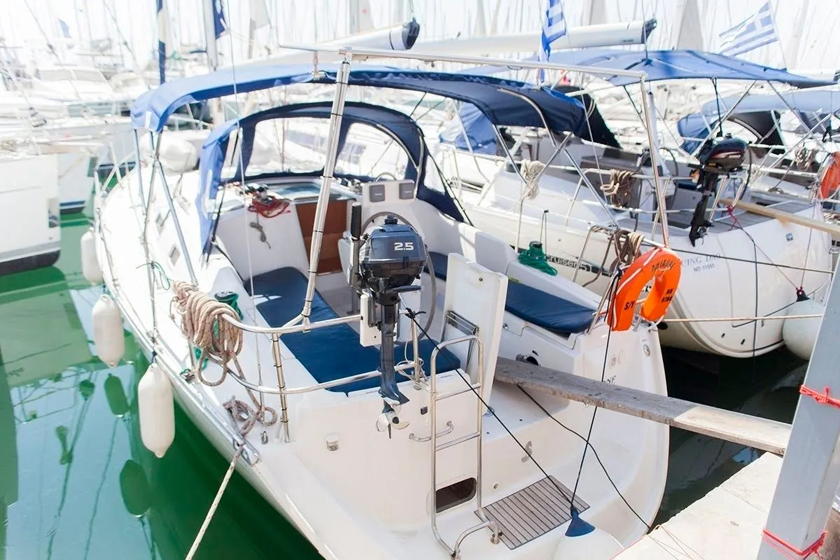 Explore Preveza on a 10.38m 3 Cabin Sailing Yacht Rental