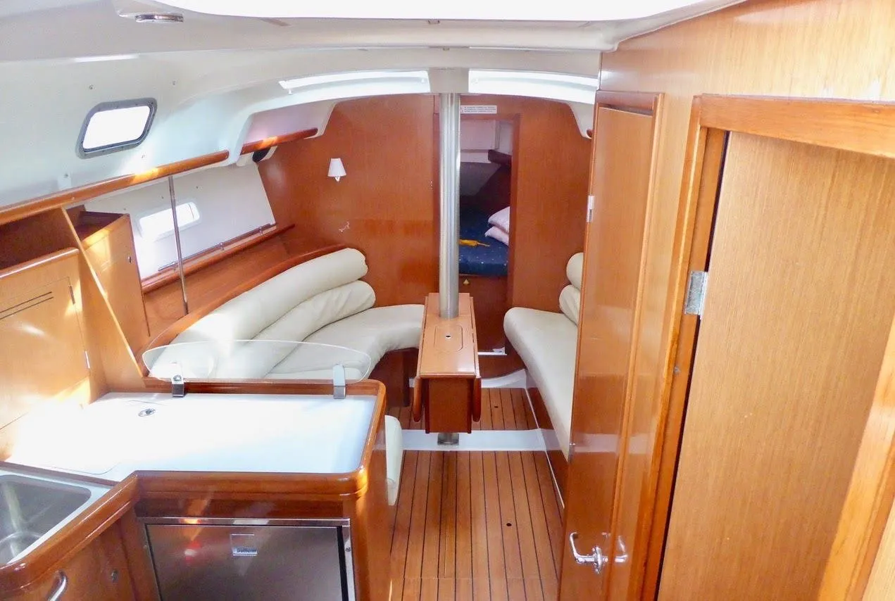 Certascan Charter Boat - 5
