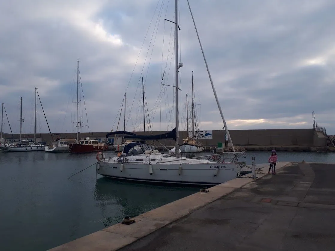 Certascan Charter Boat - 1