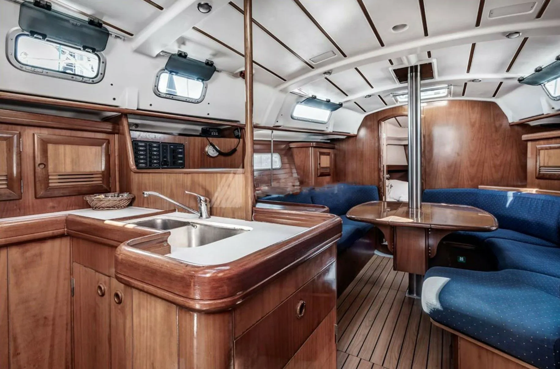 Anima Charter Boat - 4