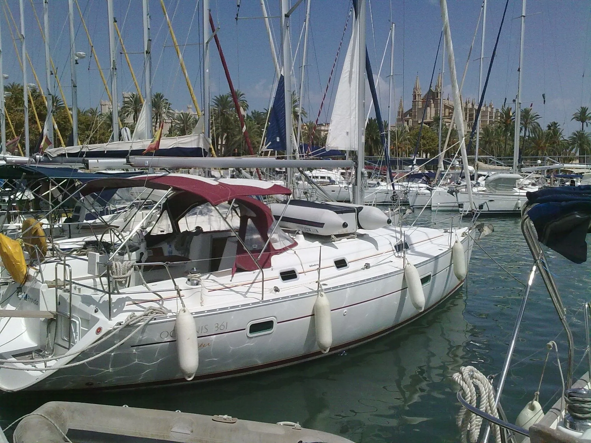 Rent a 11.1m Beneteau Oceanis Clipper 361 in Palma de Mallorca