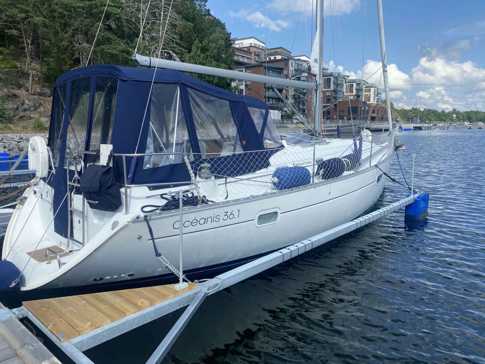 Rent a 11m Boat in Saltsjö-boo