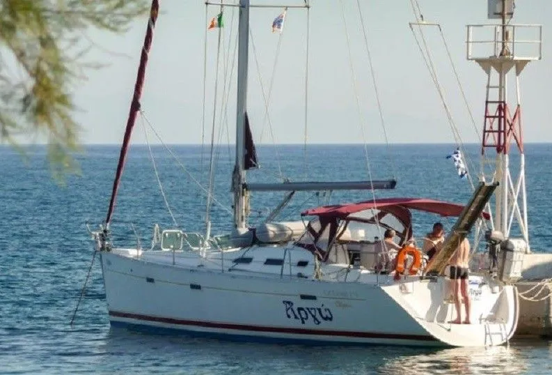 Explore Finikas on a 11.95m Beneteau Oceanis Clipper 393 Sailing Yacht Rental