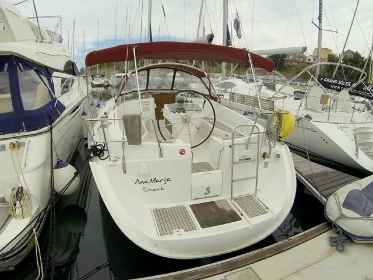 Boot - 12.71m Šibenik Sailing Yacht Beneteau Oceanis Clipper 411 Hire