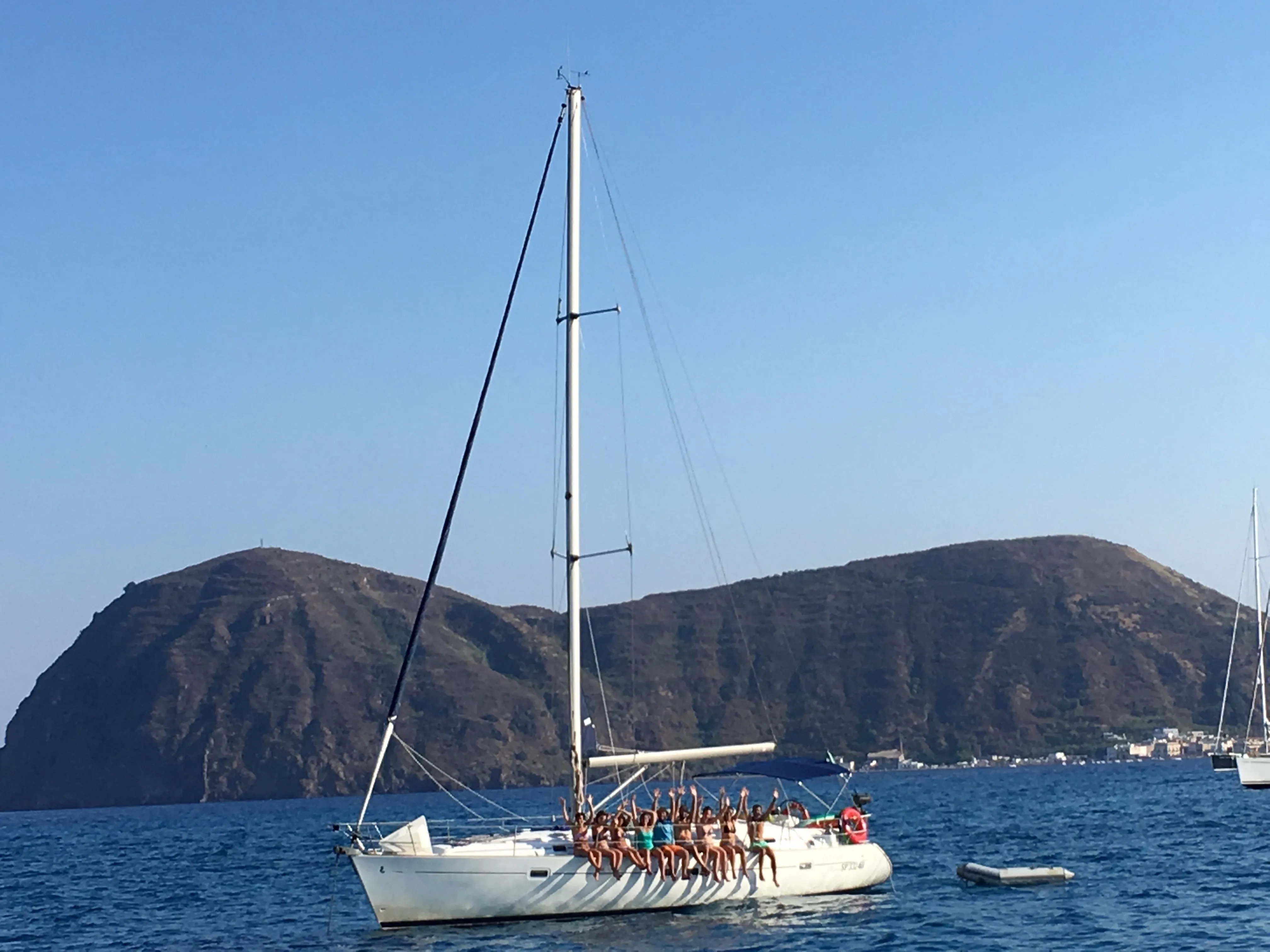 12.71m Milazzo Beneteau Oceanis Clipper 411 Sailing Yacht Hire