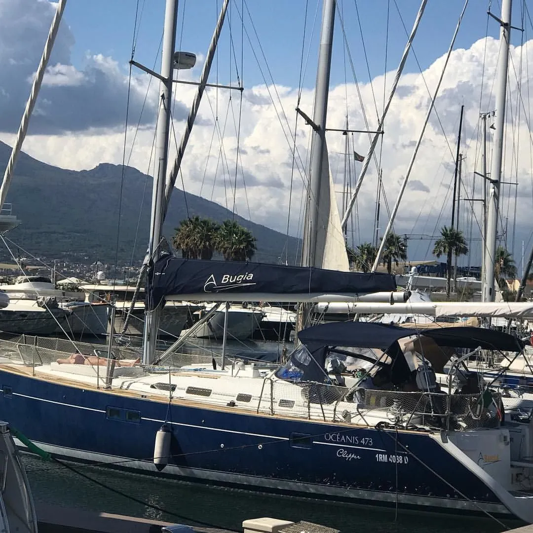 Charter a 14.3m Sailing Yacht Beneteau Oceanis Clipper 473 in Punta Ala