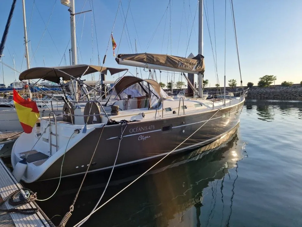 Polaris Faru One Charter Boat