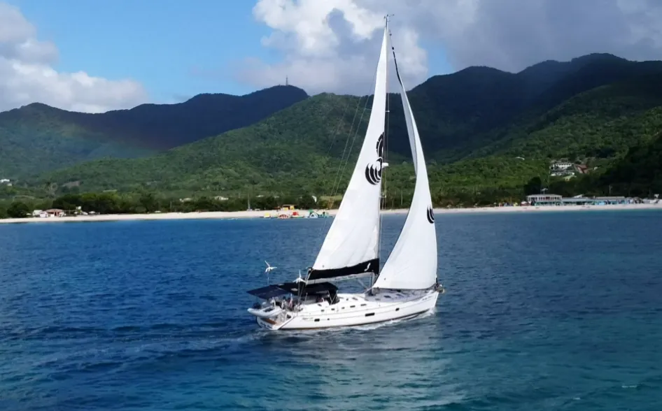 Charter a 16.25m Boat in English Harbour Town