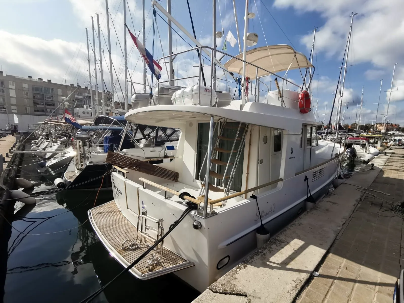 13.5m Zadar Motor Yacht Beneteau Swift Trawler 42 Hire