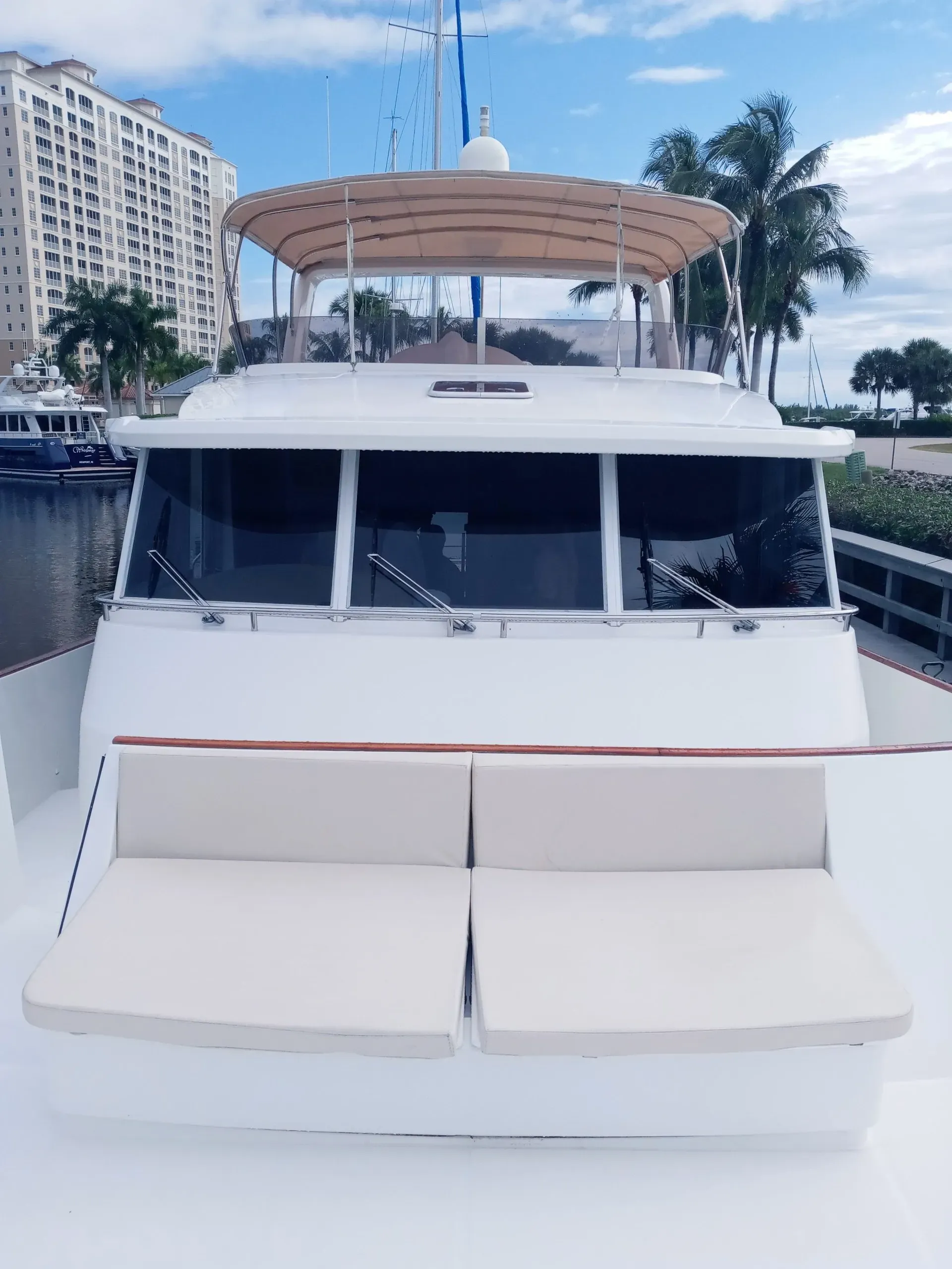 Rent a 16.99m Beneteau Swift Trawler 52 in Cape Coral