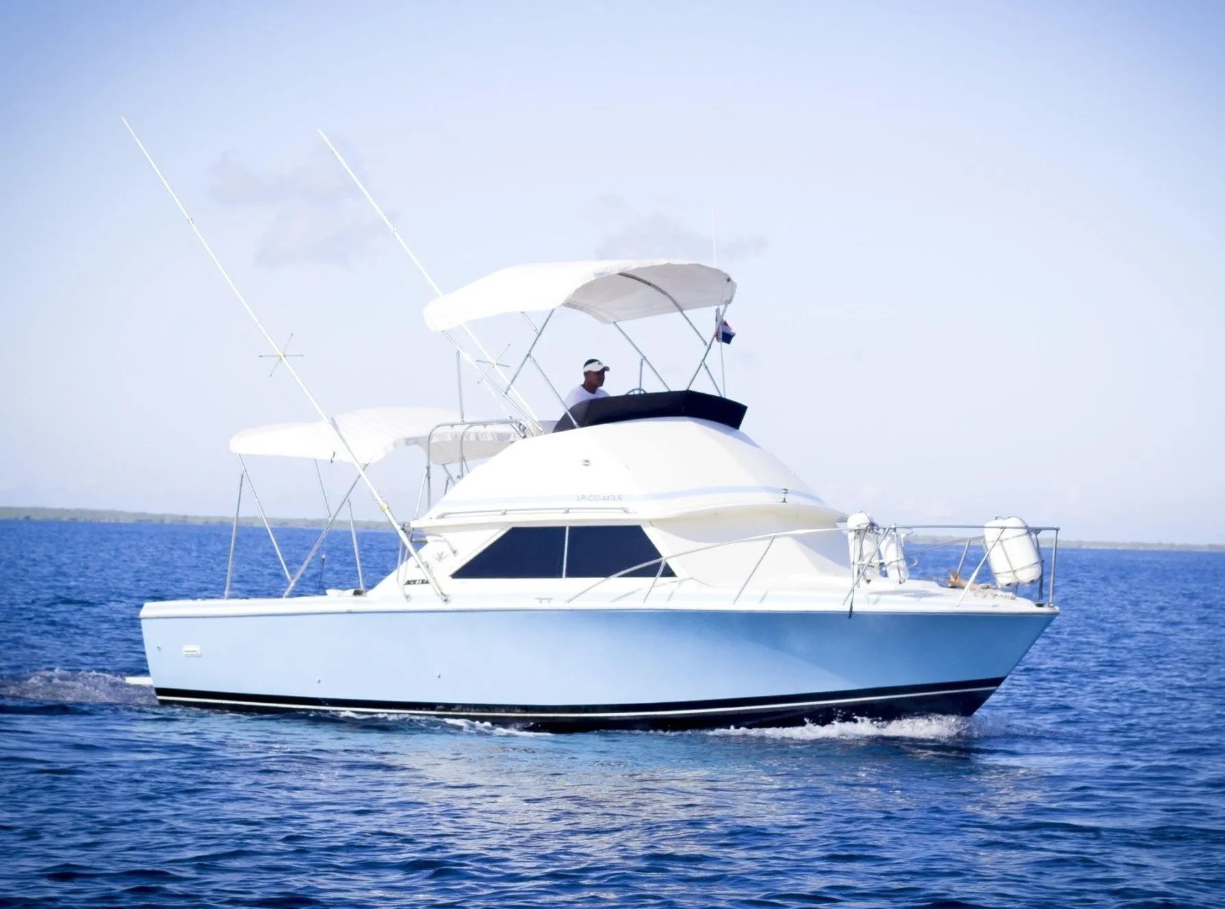 8.53m La Romana Motor Yacht Bertram 28 Flybridge Hire