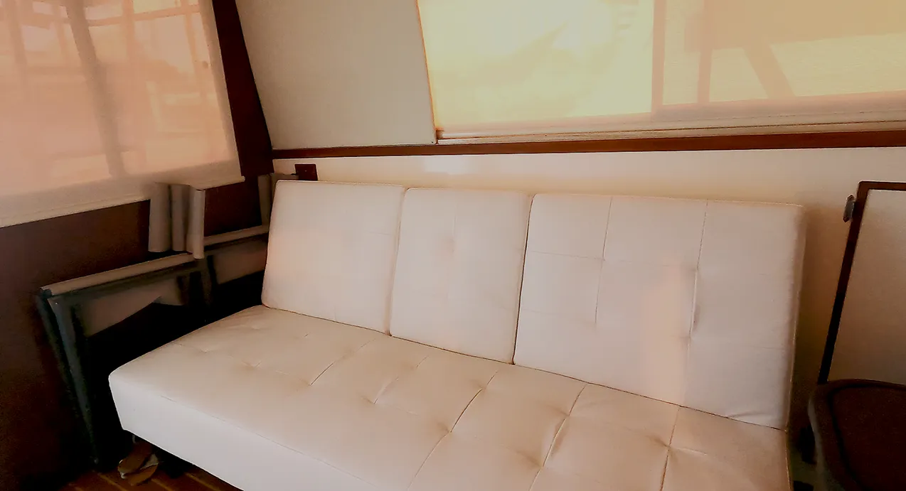 Arenita Charter Boat