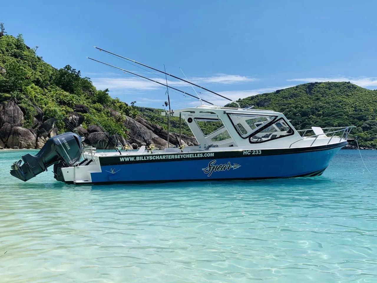 12.19m Bel Ombre Motor Yacht Hire