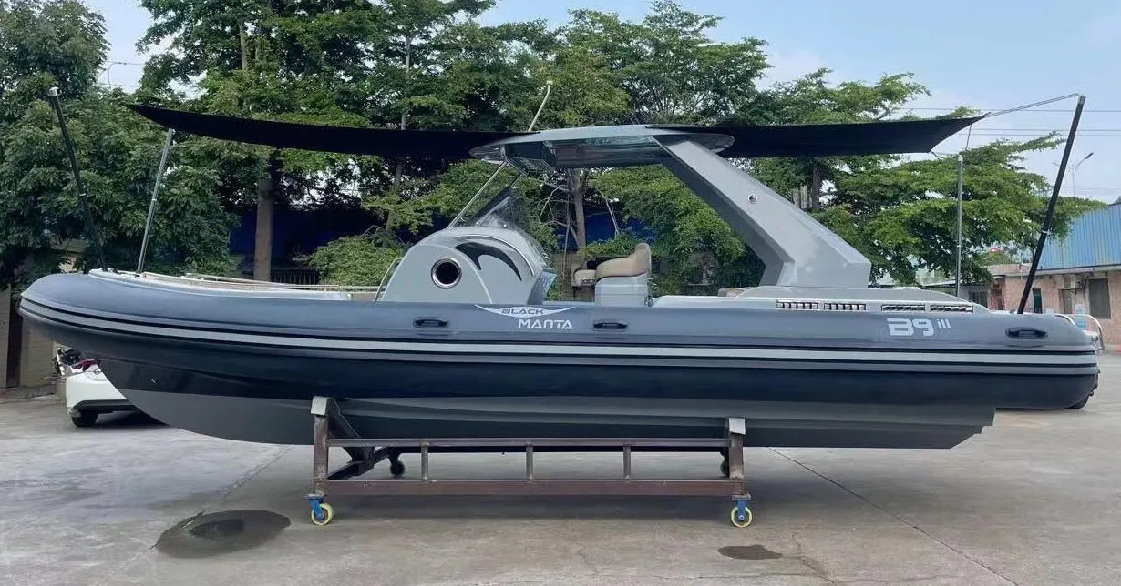 Charter a 9m Motor Boat in Grimaud