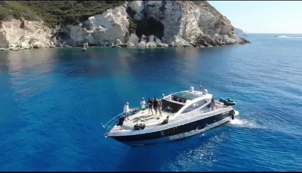 Rent a 17.9m Motor Yacht in Nettuno
