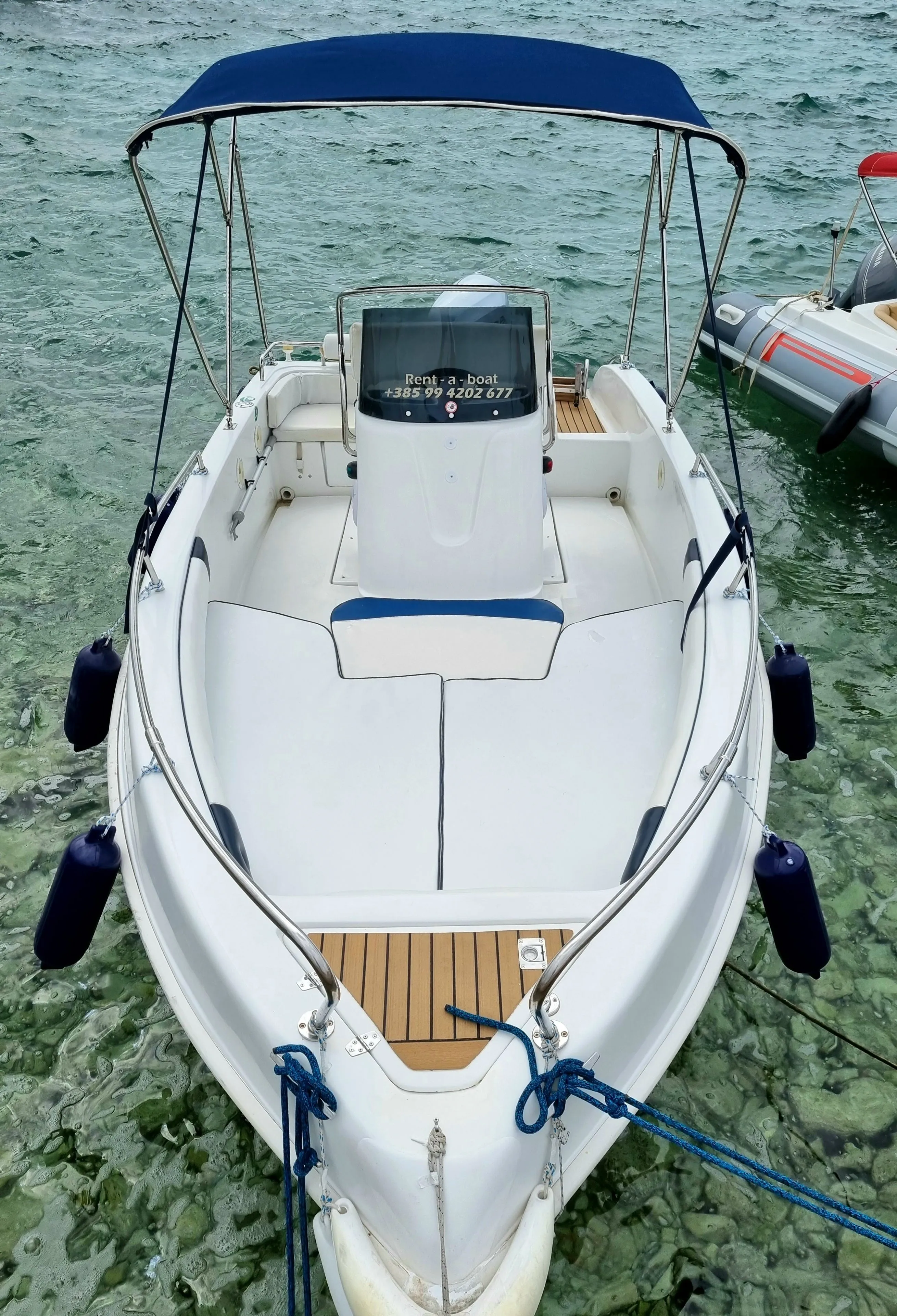 Rent a 5.6m BlueMax 560 Motor Boat in Vodice