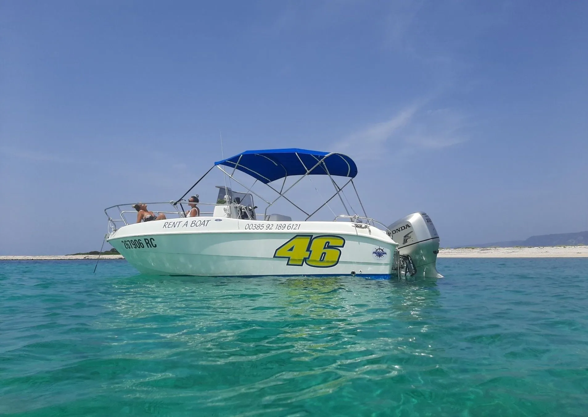 Charter a 6.9m BlueMax 650 Open in Rabac