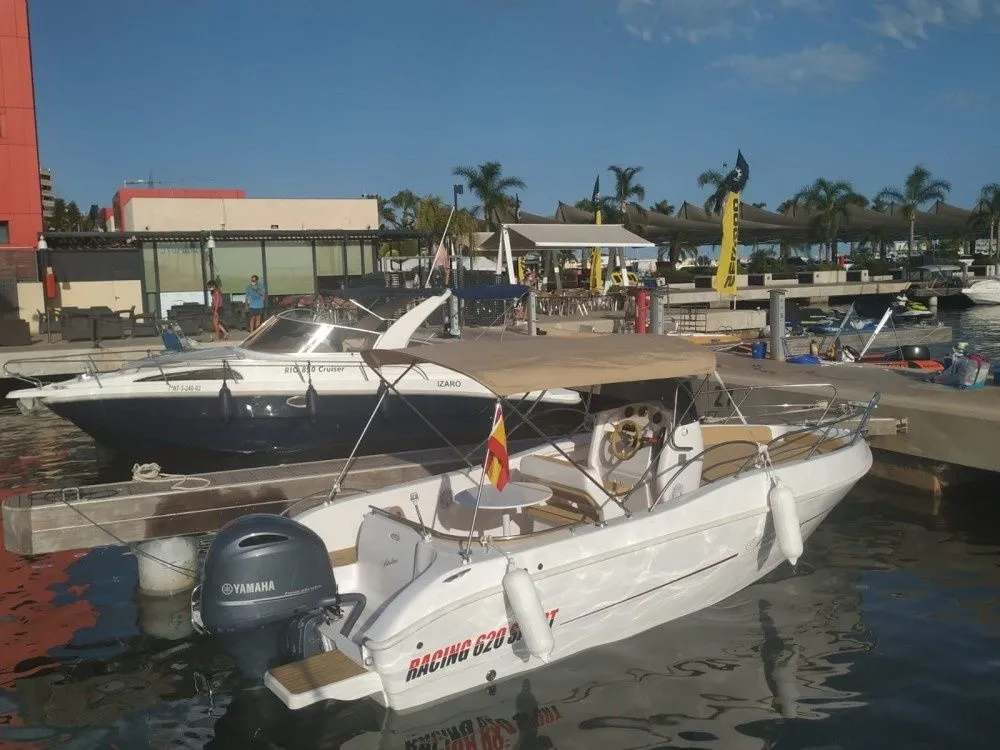 Rent a 6.3m Bluline 620 in Santa Pola