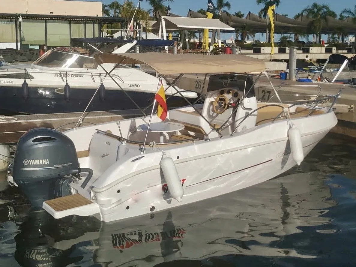 Rent a 6.3m Bluline 620 in Santa Pola