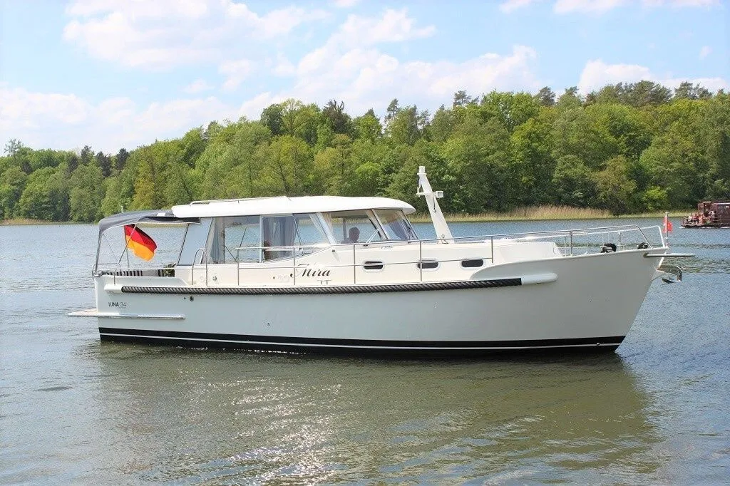 10.3m Rheinsberg Motor Yacht Brandsma Luna 34 Hire