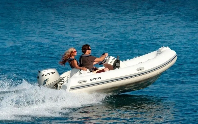 3.8m Saint Petersburg Boat Hire