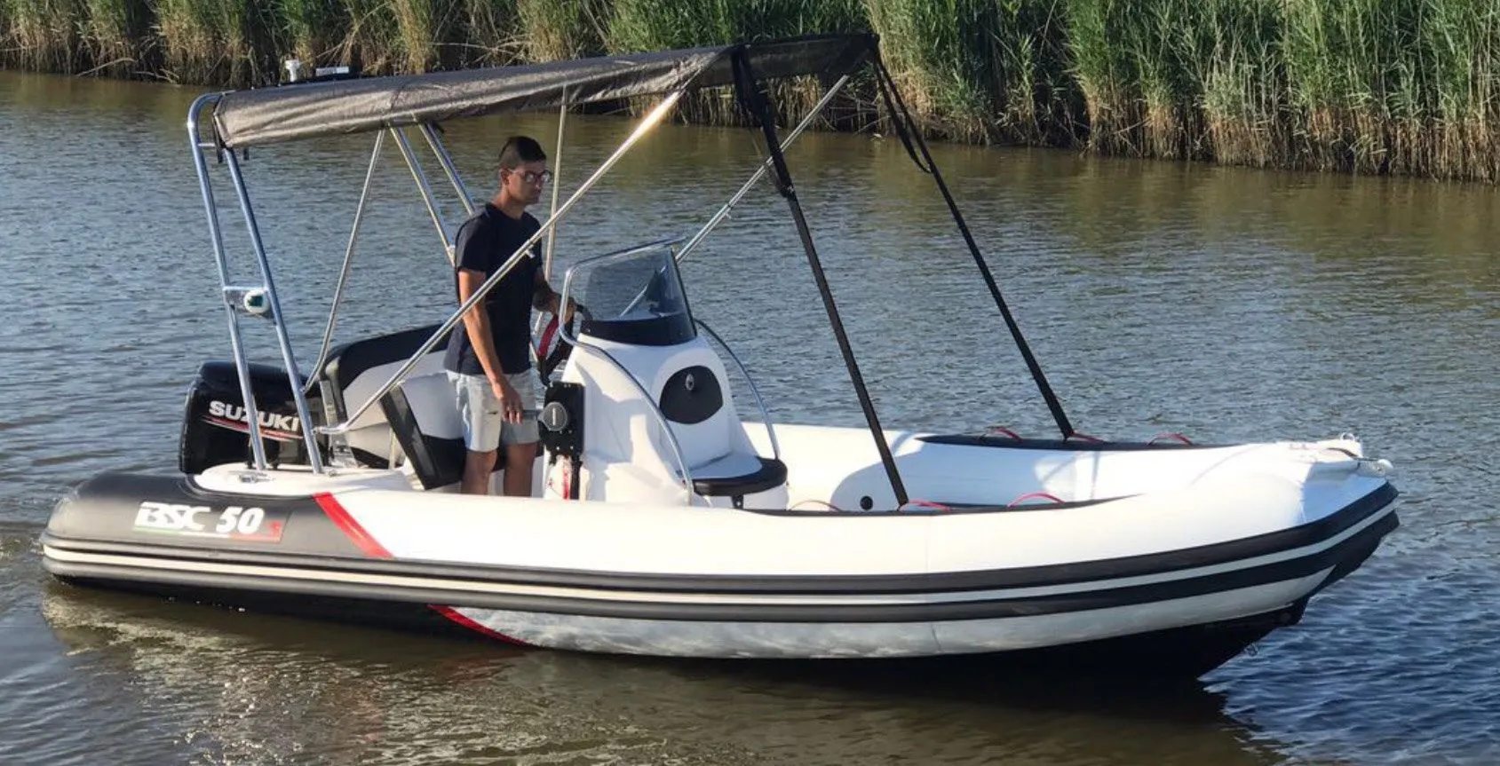 Charter a 5m Motor Boat in Calvi