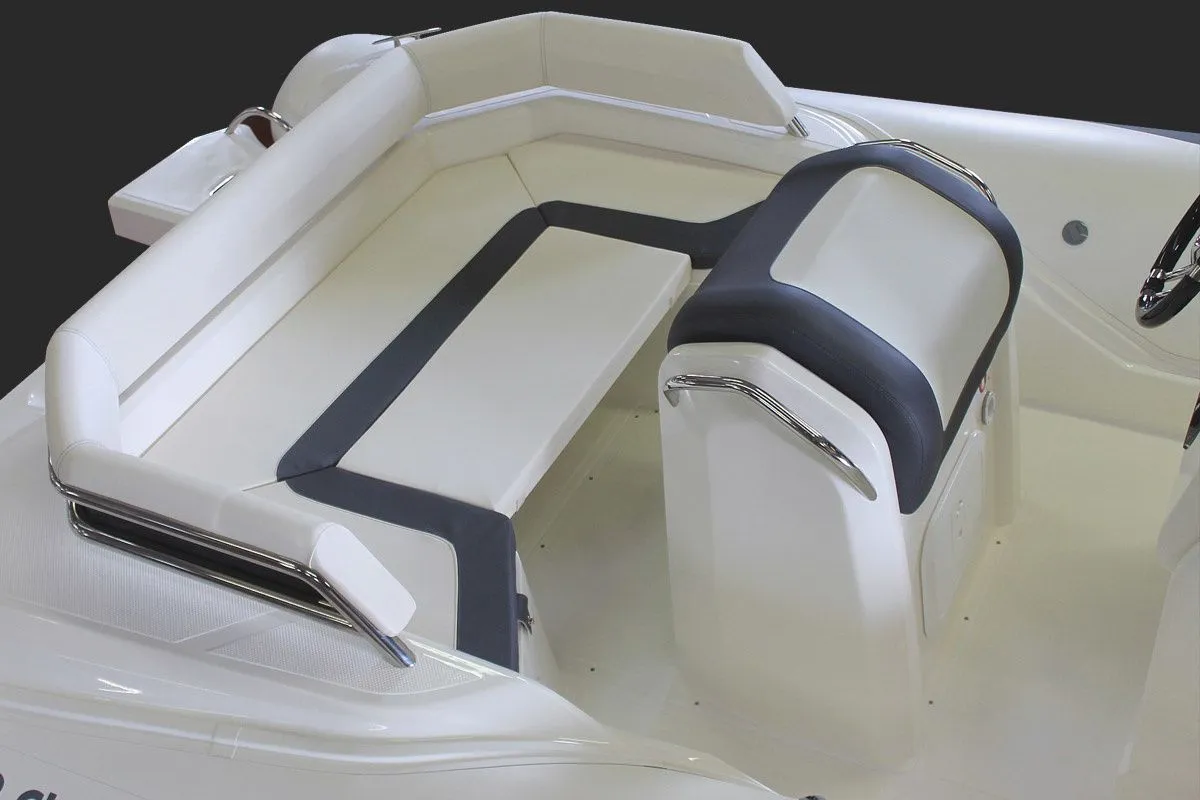 Explore Arzon on a 6.25m Rental Motor Boat