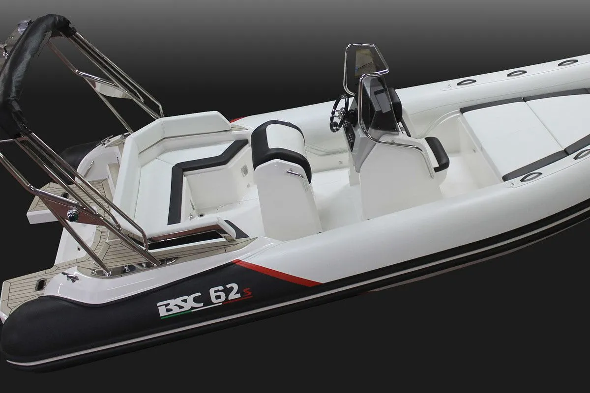 Explore Arzon on a 6.25m Rental Motor Boat