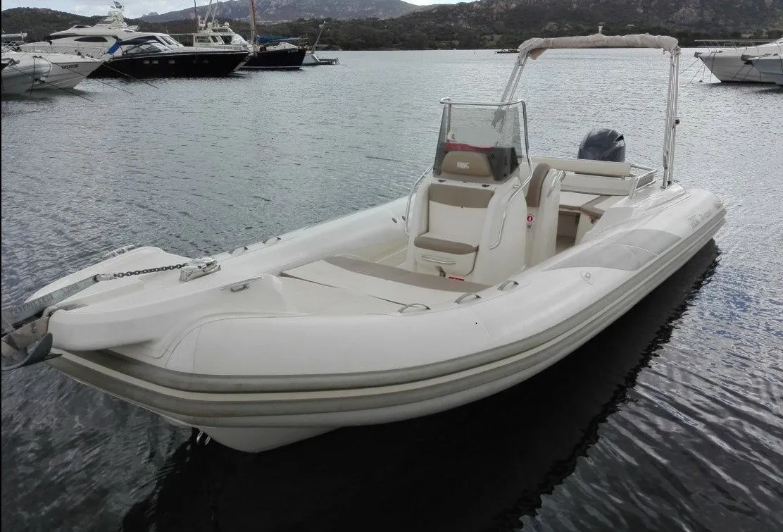 Explore Cannigione on a 6.98m Rental Boat