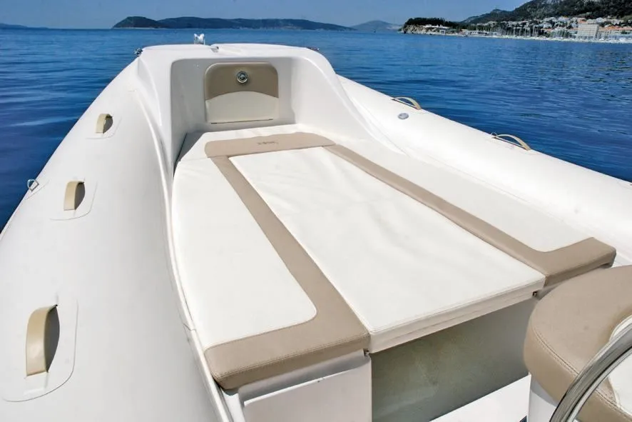 Rent a 7.3m Motor Boat BSC 73 in Bol