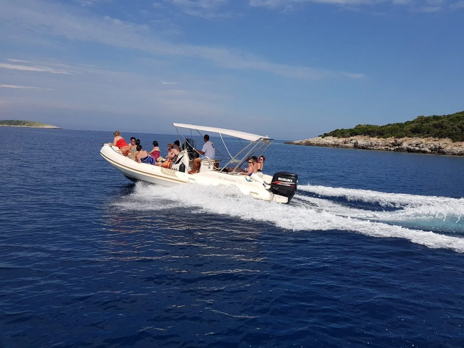 Rent a 7.3m Motor Boat BSC 73 in Bol