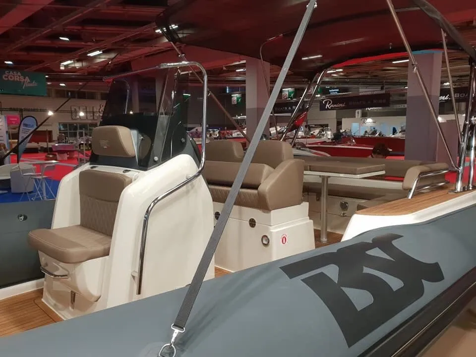 Rent a 8m Motor Boat in Calvi