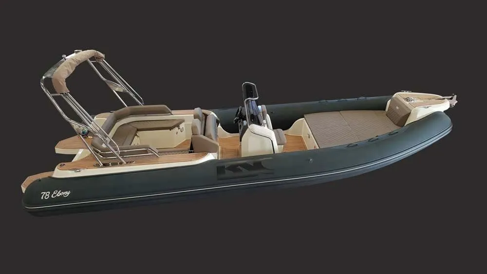 Rent a 8m Motor Boat in Calvi