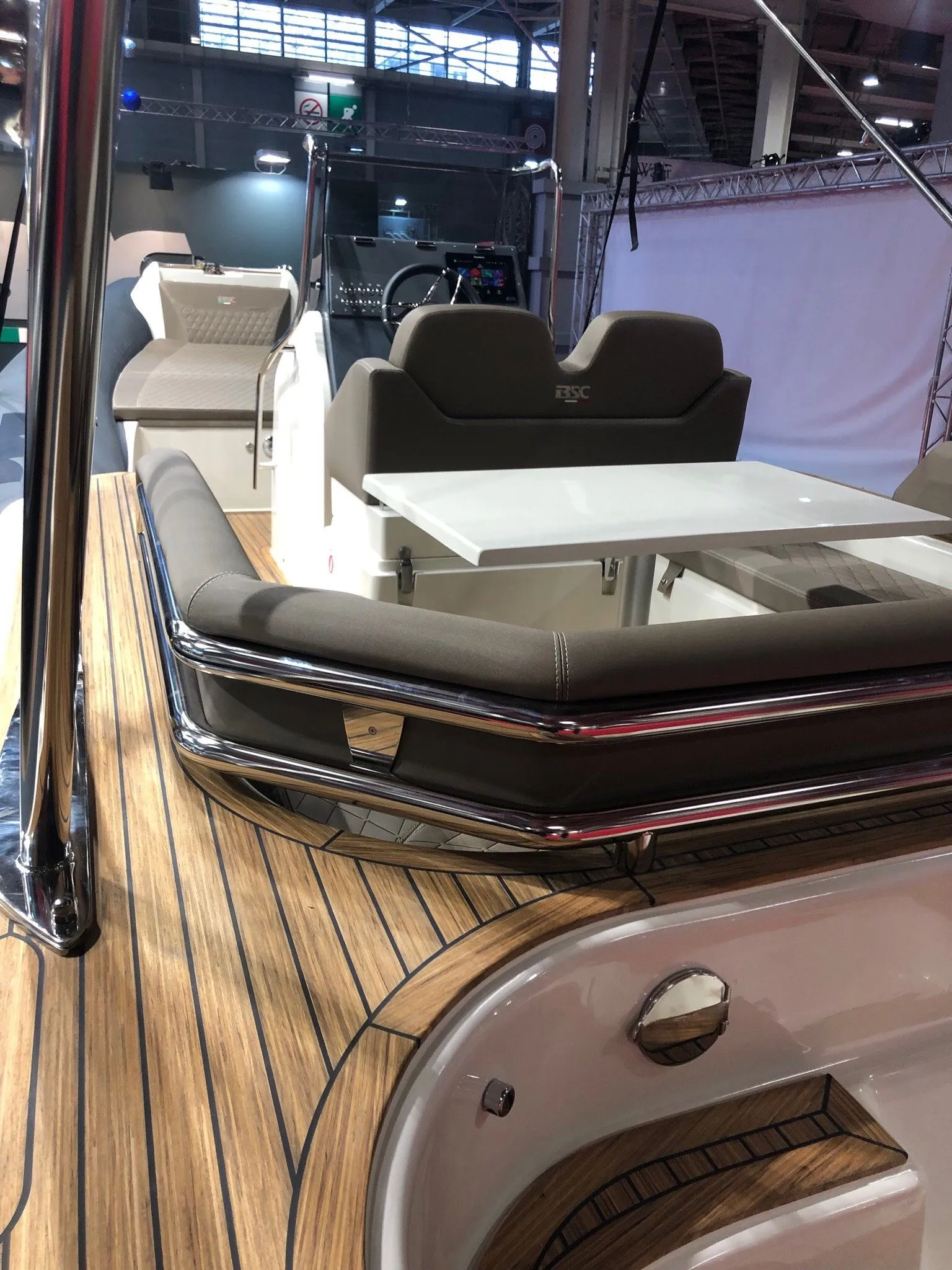 Rent a 8m Motor Boat in Calvi